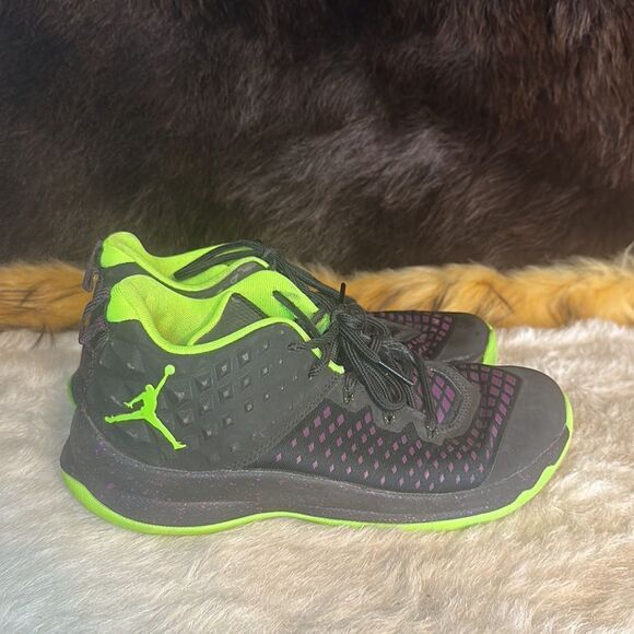 Nike extra fly Jordan shoes 6.5 (2700) - Picture 2 of 10